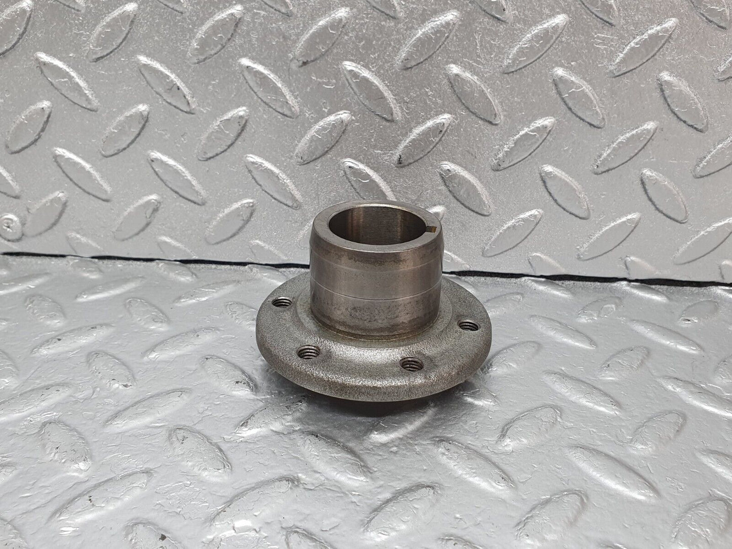 43793 Mercedes-Benz C126 380SEC Coupe Crankshaft Sleeve Hub