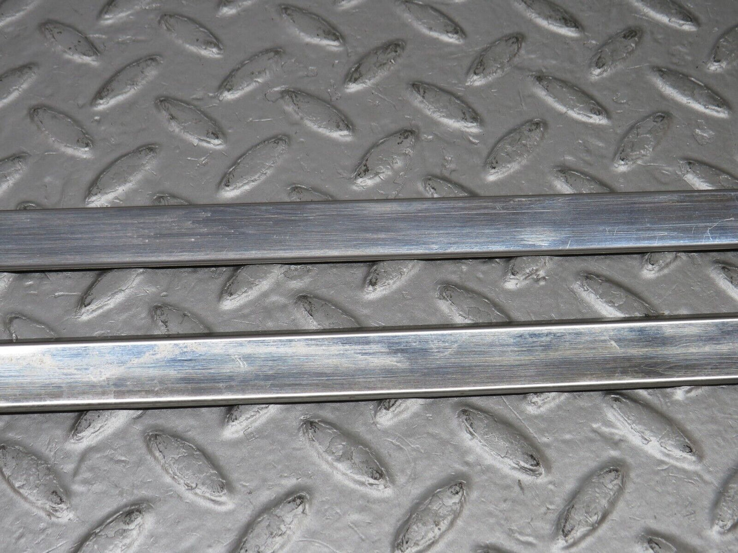 36215 Mercedes-Benz W126 420SE Sunroof Chrome Trim Set