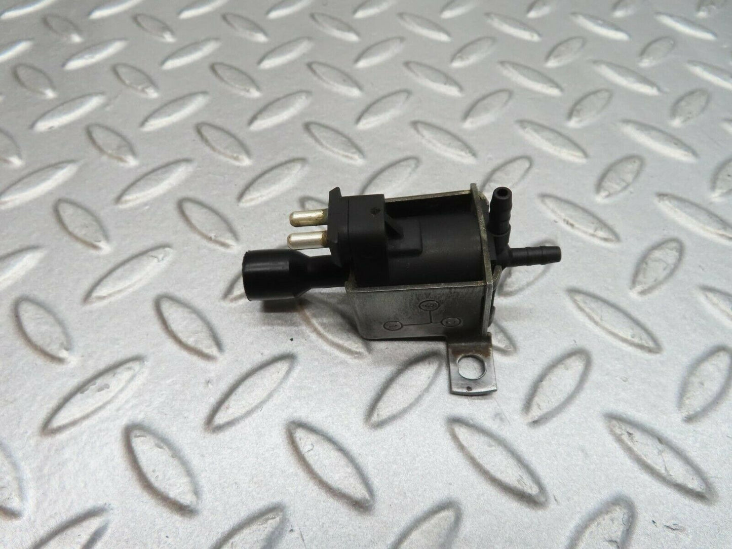 12189 Mercedes-Benz R129 300SL Coupe Vacuum Control Valve Pierburg 0015407097