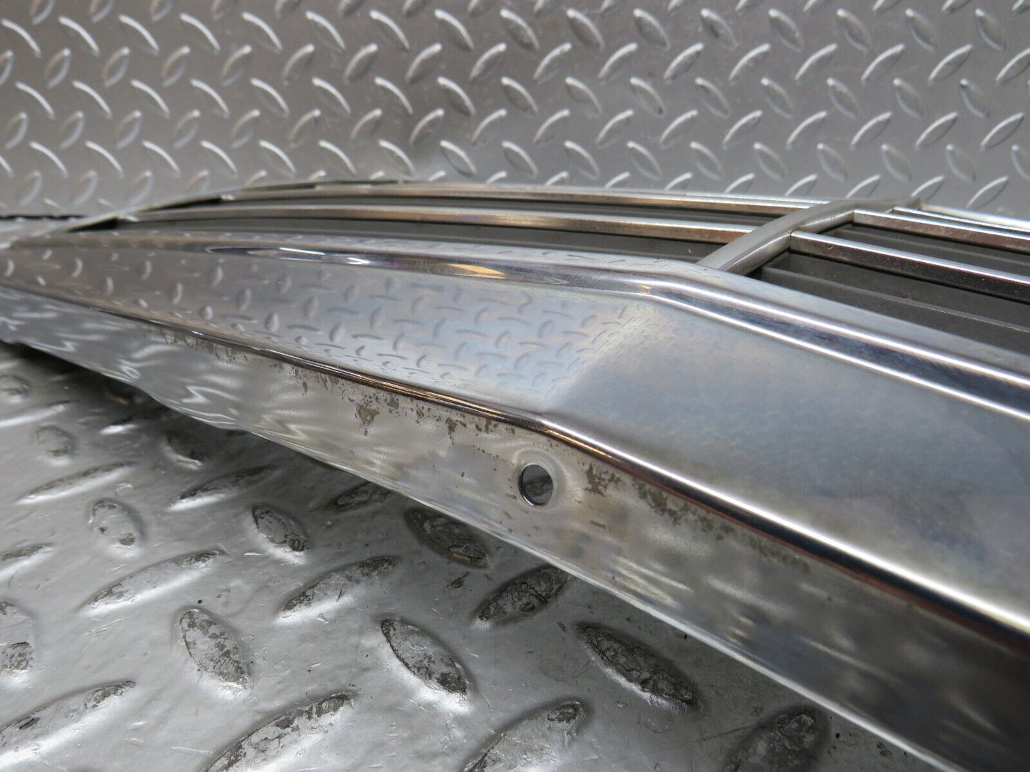 27769 Mercedes-Benz S124 300TE Wagon Bonnet Grill Chrome 1248880323