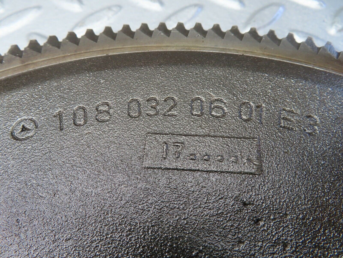20413 Mercedes-Benz W114 280CE Coupe Flywheel 1080320601