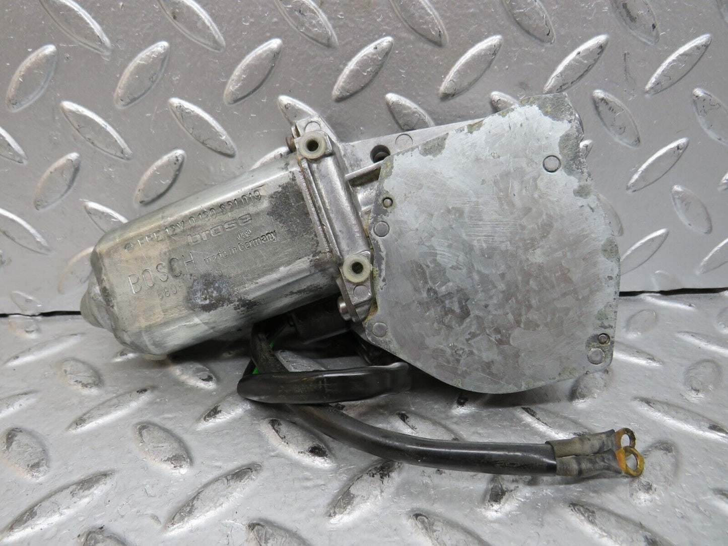28733 Mercedes-Benz W123 230E Front Right Window Regulator Motor 0130821019