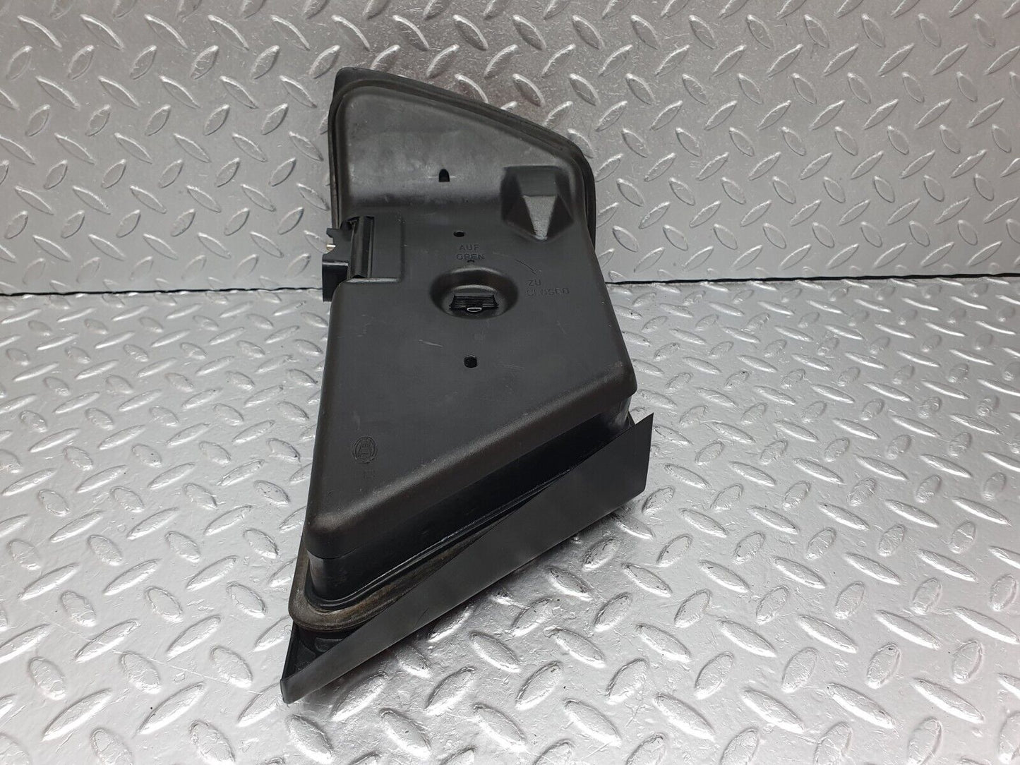 41434 Mercedes-Benz W124 200E Tail Light Right Side Hella 7R0153378