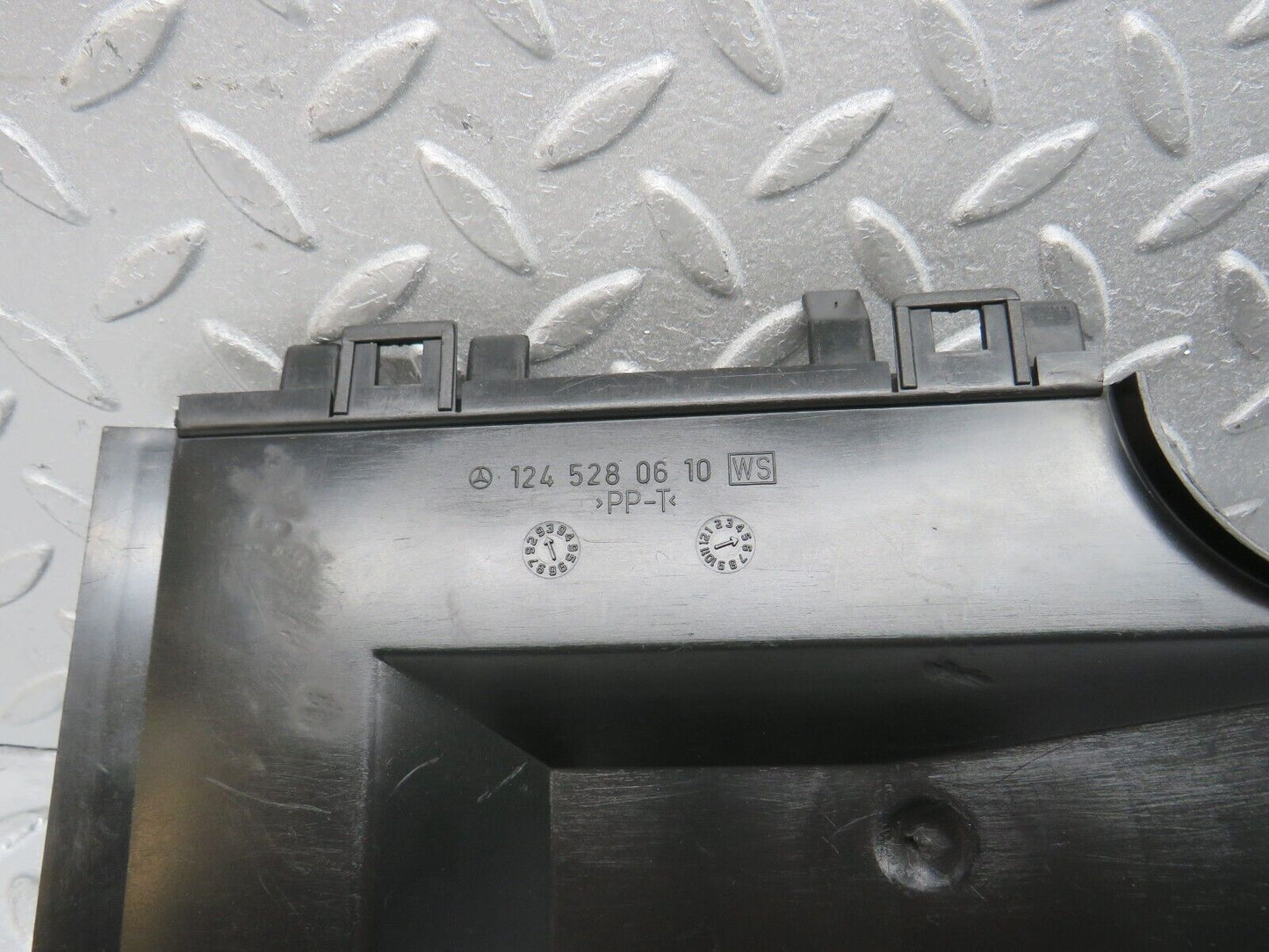 37776 Mercedes-Benz A124 320E Cabriolet Air Intake Housing Cover 1245280610