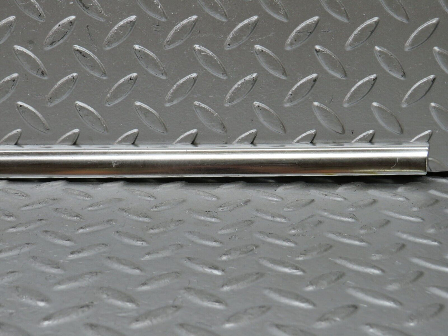 28231 Mercedes-Benz S123 240D Wagon Rear Right Window Chrome Moulding Trim
