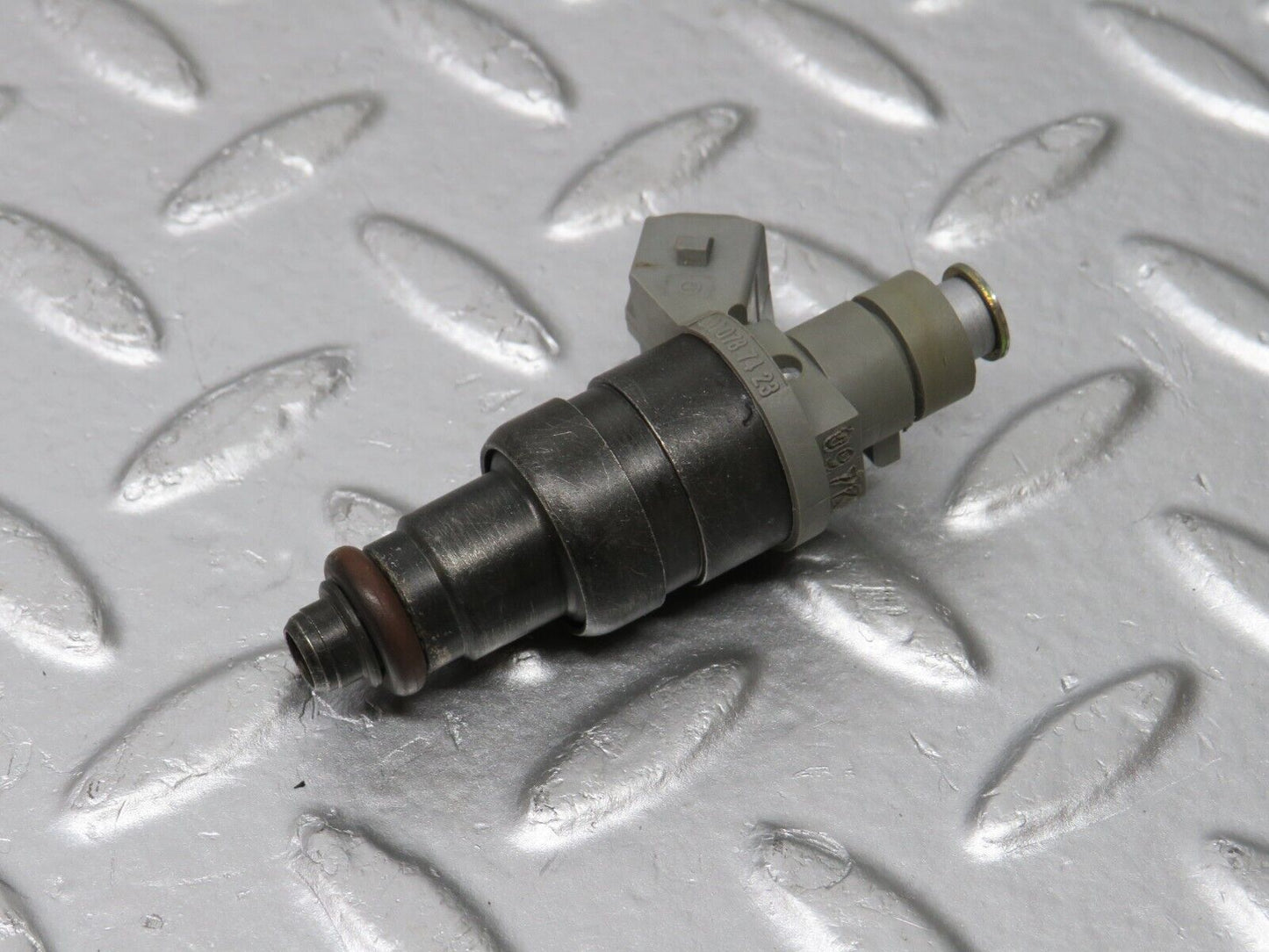 33484 Mercedes-Benz W202 C180 Fuel Injector Siemens 0000787423