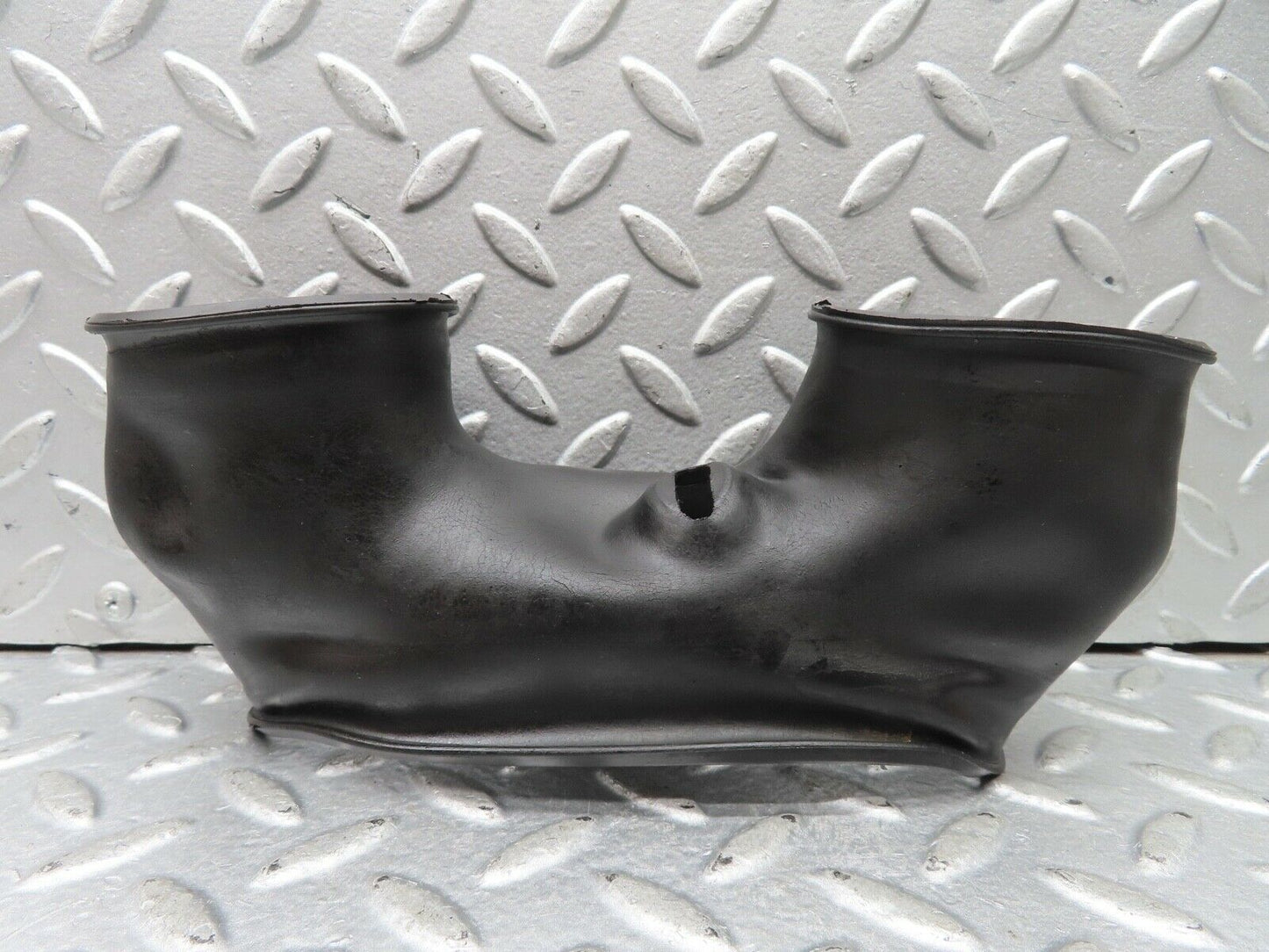 19068 Mercedes-Benz W123 300D Air Duct Rubber Hose 1238310088