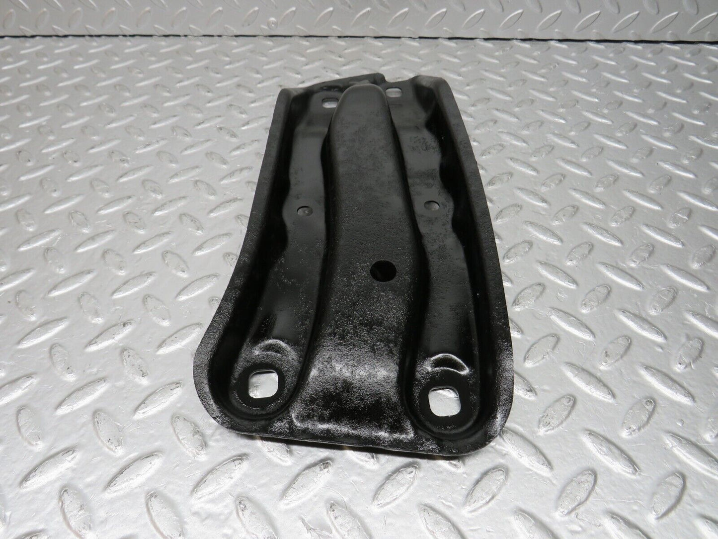 33403 Mercedes-Benz W202 C180 Gearbox Mount Bracket
