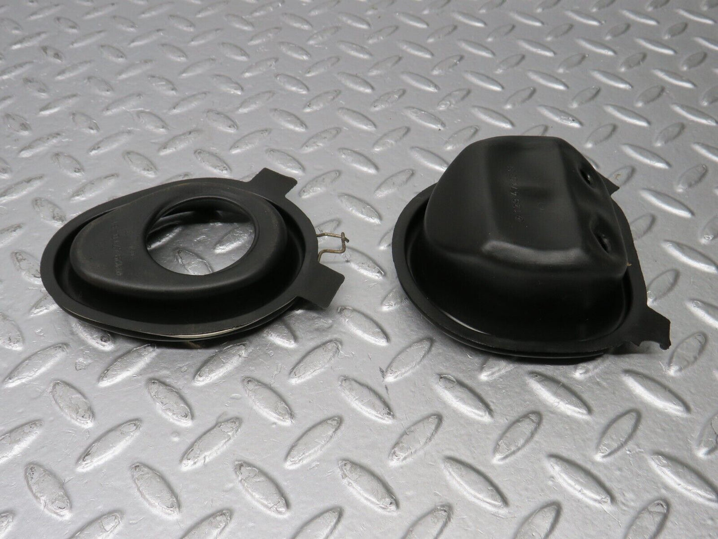 39717 Mercedes-Benz R129 320SL Coupe Fuel Tank Rubber Seal 1294710381 1294710481
