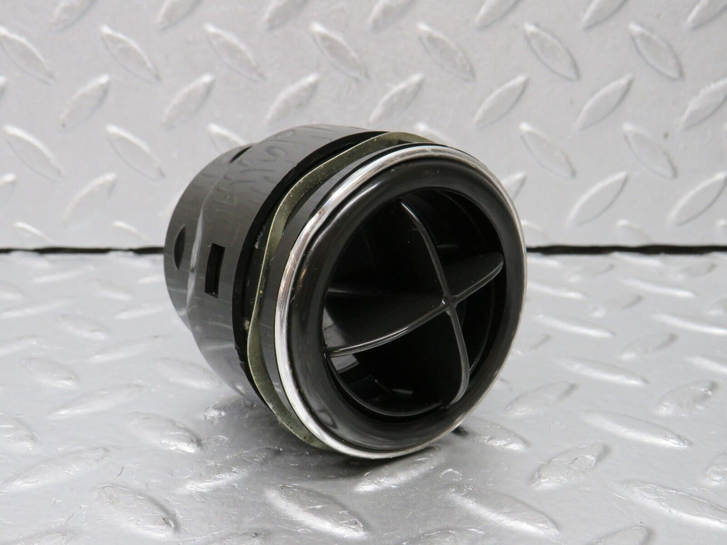 39182 Mercedes-Benz R107 500SL Dashboard Air Vent
