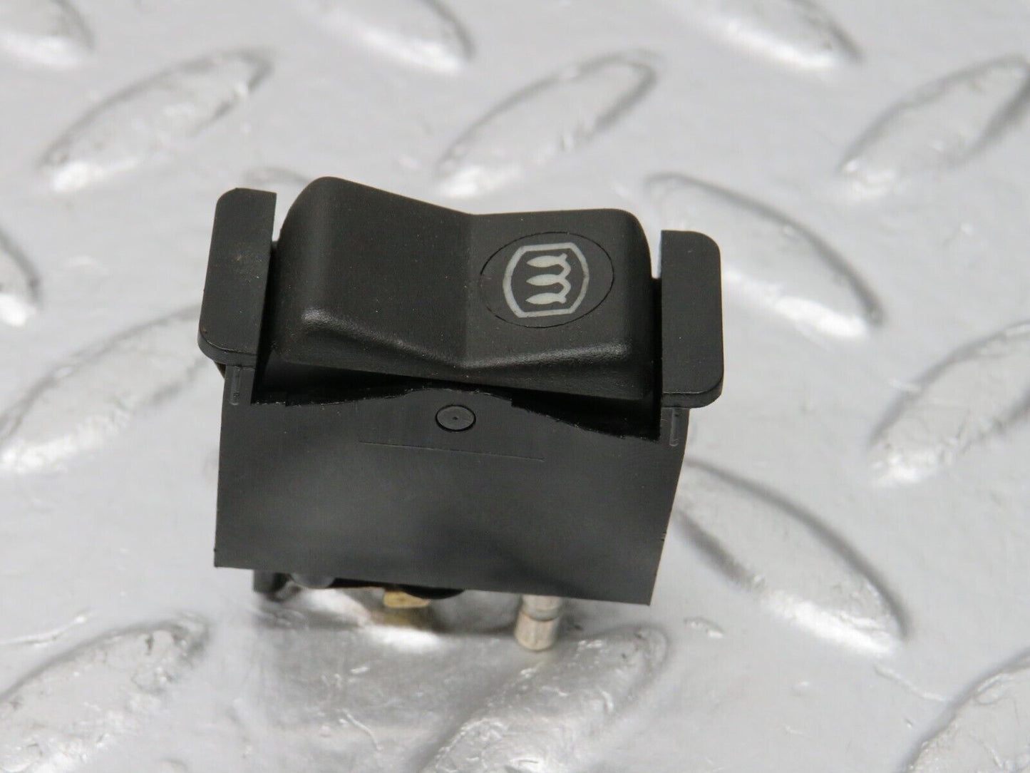 31096 Mercedes-Benz W123 200D  Rear Heated Window Switch 0008206110