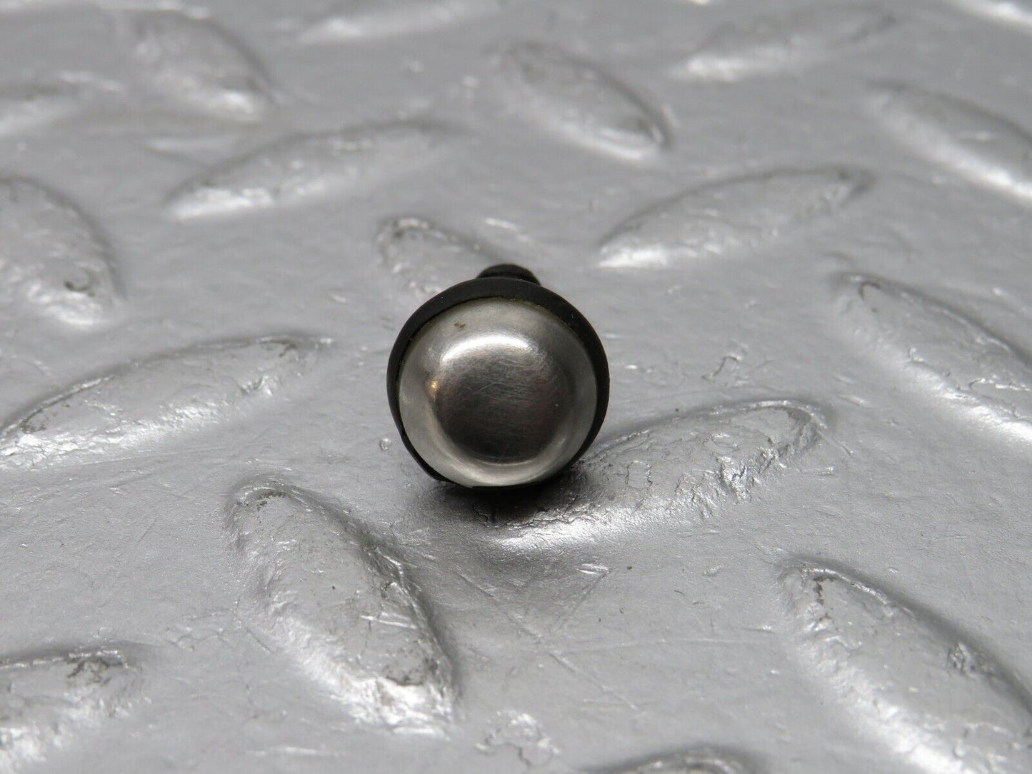 39198 Mercedes-Benz R107 500SL Coupe Windscreen Washer Nozzle