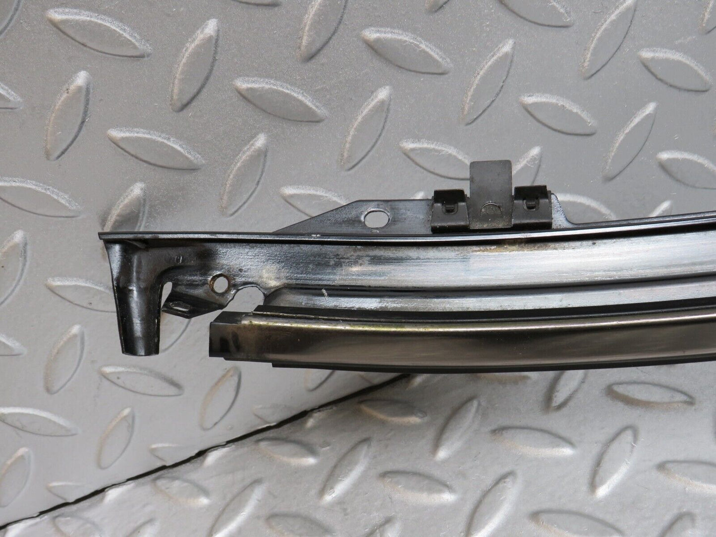 38607 Mercedes-Benz R129 280SL Coupe Front Windscreen Top Chrome Trim