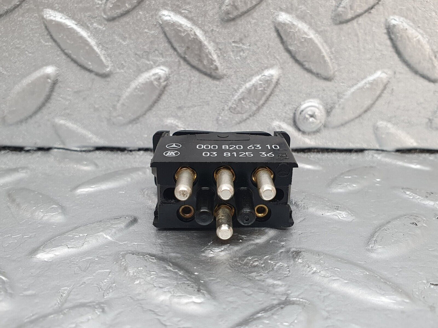 44116 Mercedes-Benz C123 230CE Coupe Sunroof Switch 0008206310