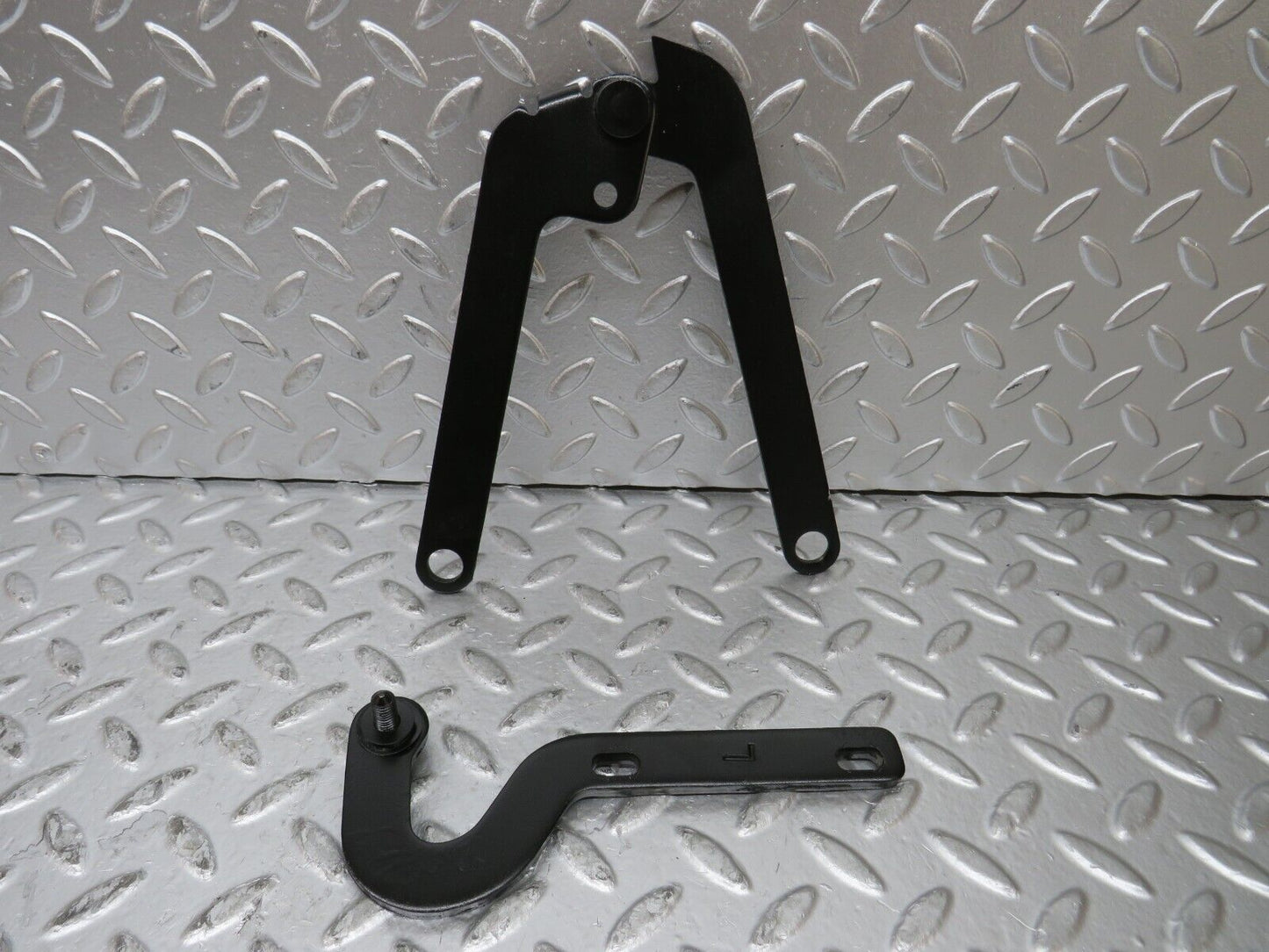 26283 Mercedes-Benz W116 450SE Bonnet Hinge Left Side