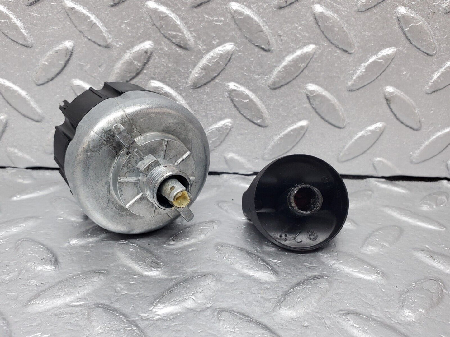 44956 Mercedes-Benz R129 300SL Coupe Headlight Switch 0005456004