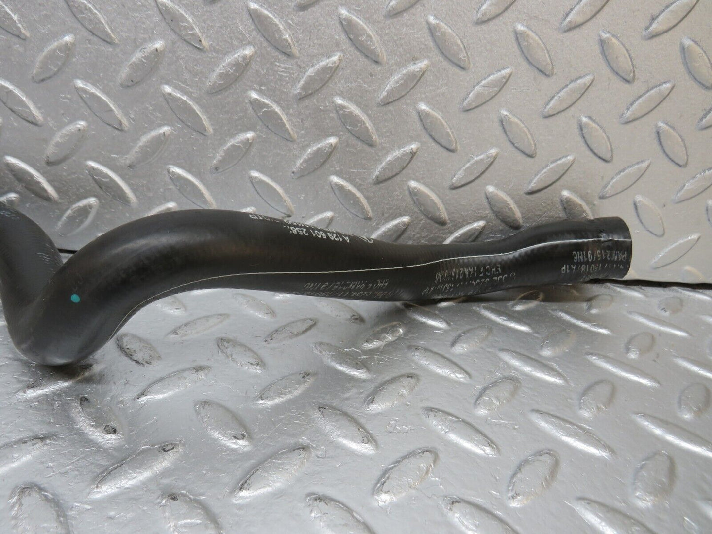 39690 Mercedes-Benz R129 320SL Coupe Radiator Lower Hose Pipe 1295012582