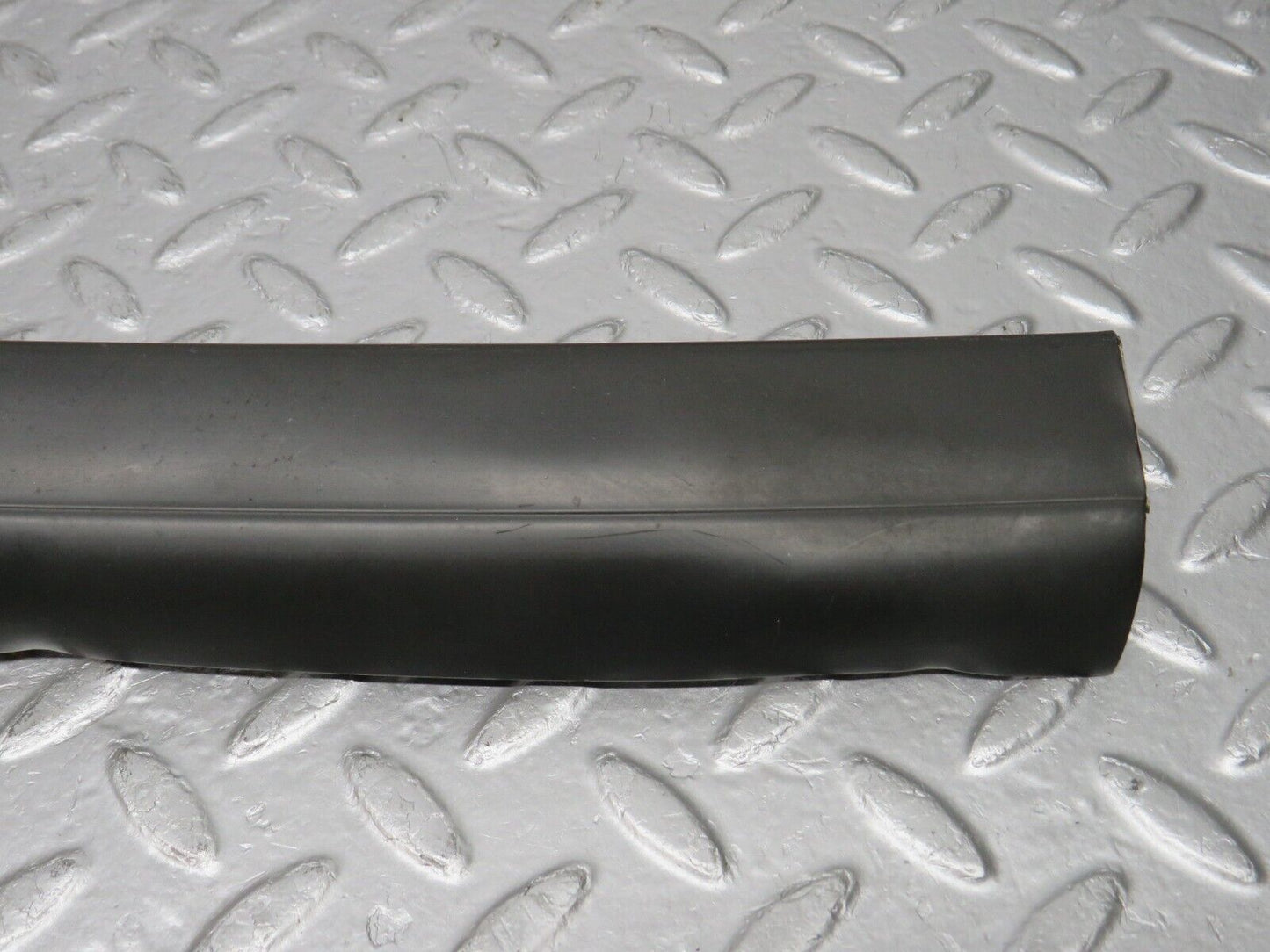 32587 Mercedes-Benz S124 300TE Wagon Windscreen Lower Moulding Trim Pair