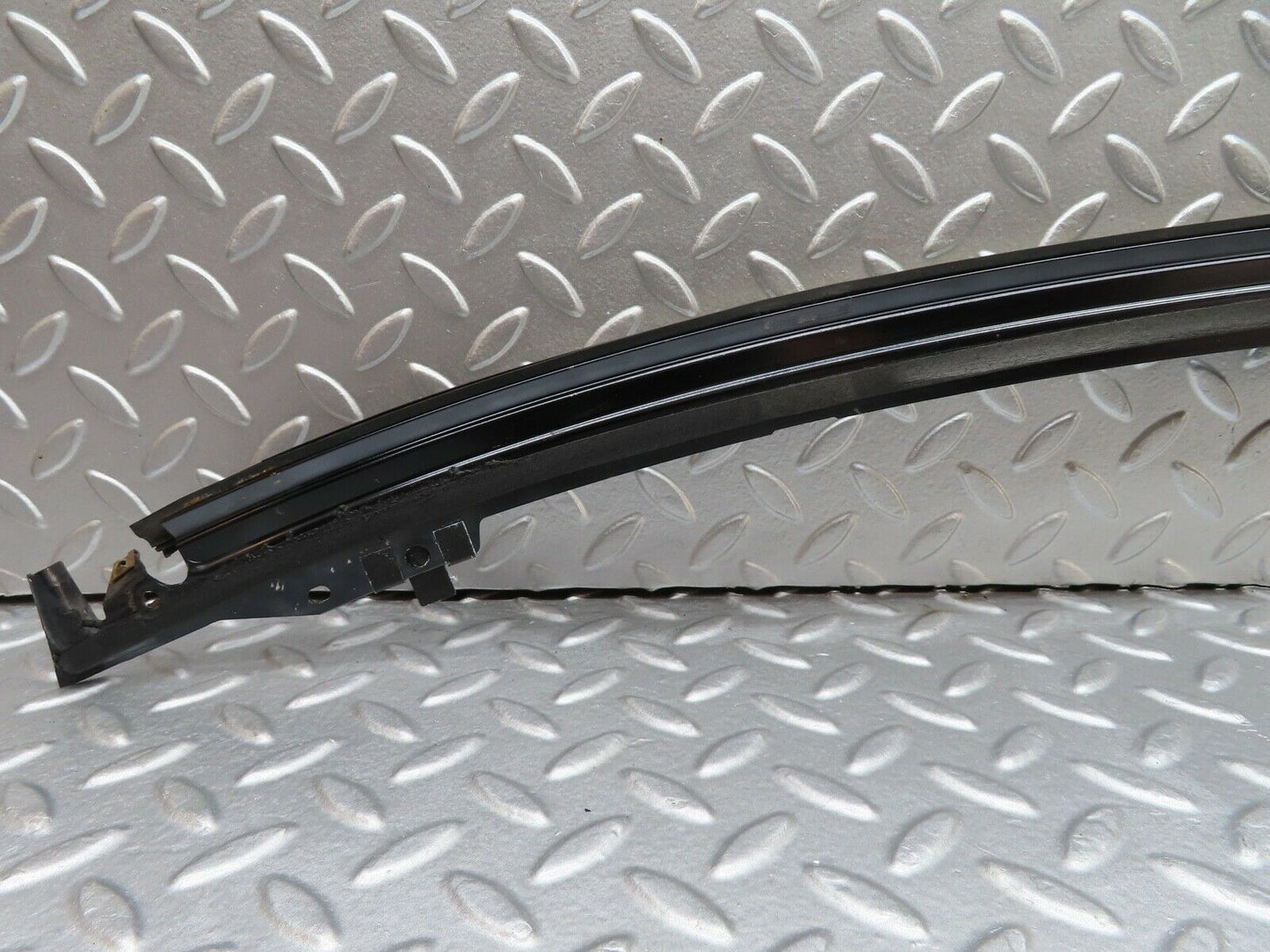 19924 Mercedes-Benz R129 300SL Coupe Front Windscreen Top Chrome Trim