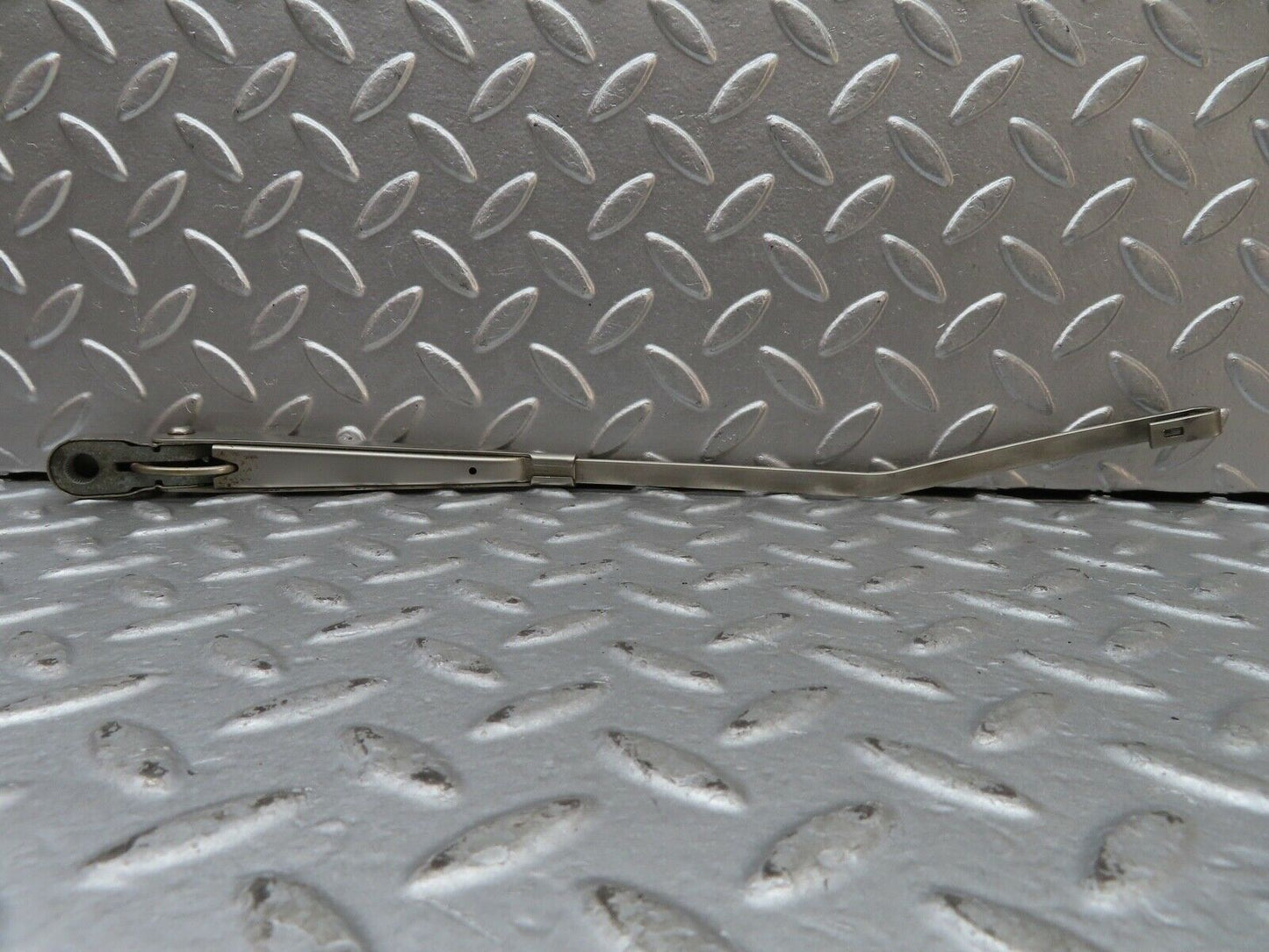 20409 Mercedes-Benz W114 280CE Coupe Wiper Arm Right Side