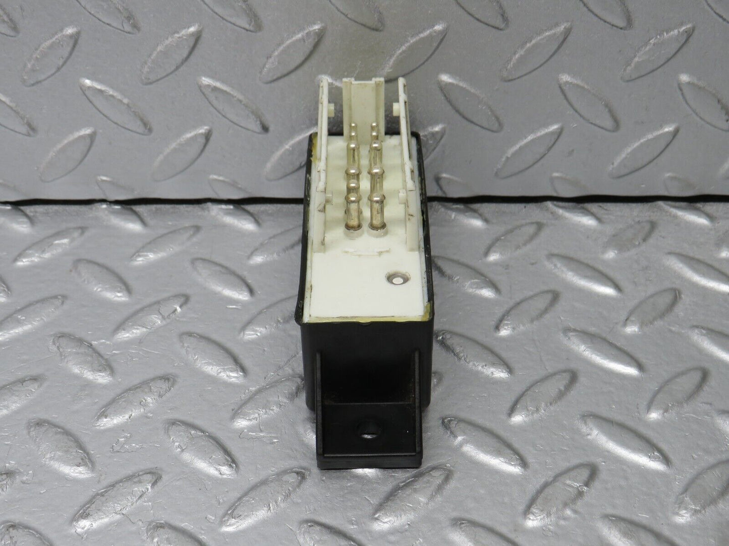38327 Mercedes-Benz R129 280SL Coupe Windscreen Wiper Relay 0015427919