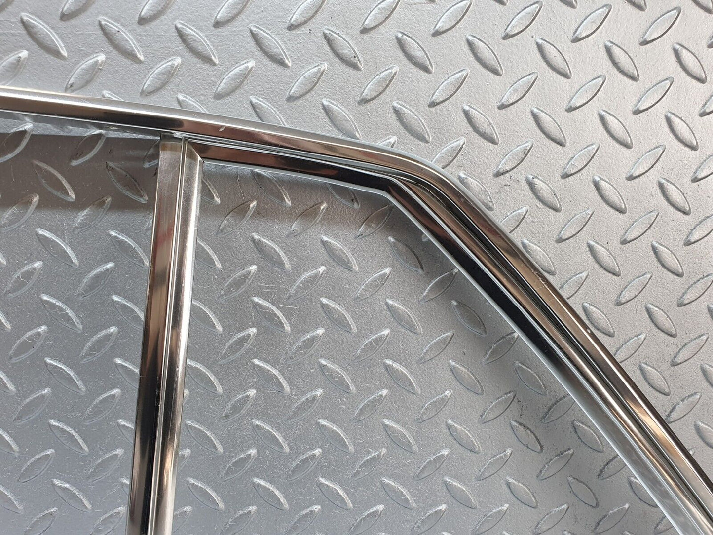 43052 Mercedes-Benz R107 Hardtop Side Window Chrome Moulding Trim Left