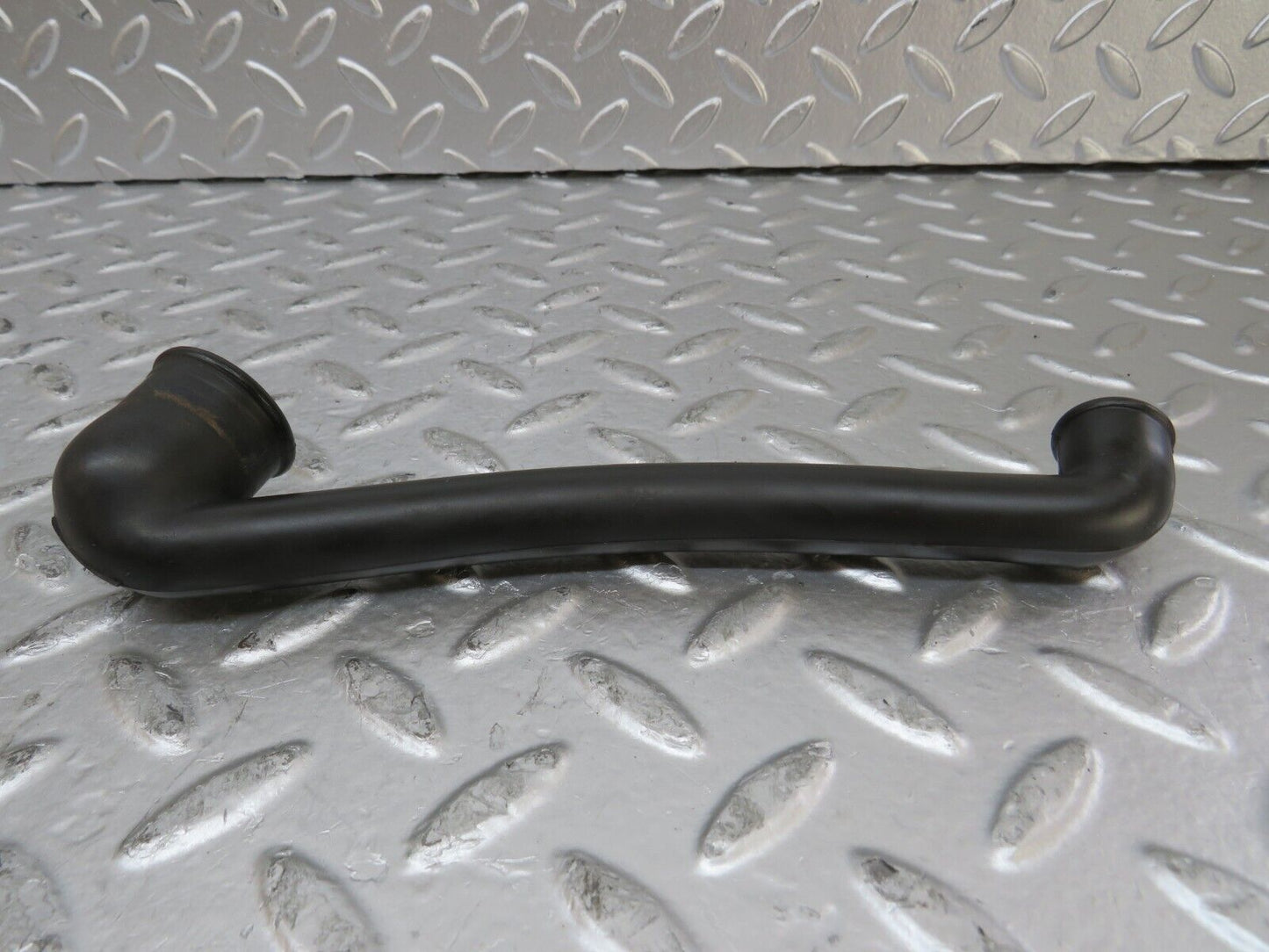 26264 Mercedes-Benz W116 450SE Crankcase Breather Hose 1170940391