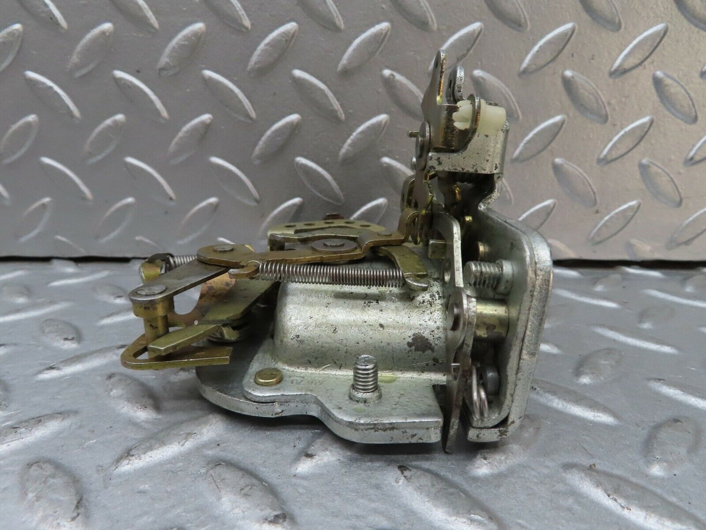 17656 Mercedes-Benz W116 450SEL Rear Left Door Lock Mechanism