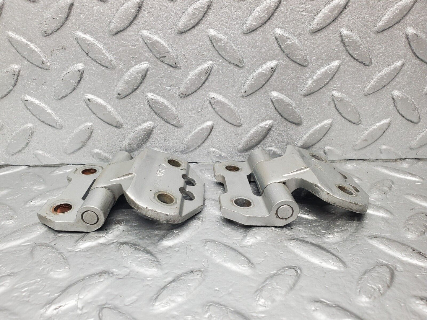 46143 Mercedes-Benz W124 Door Hinge Right Side