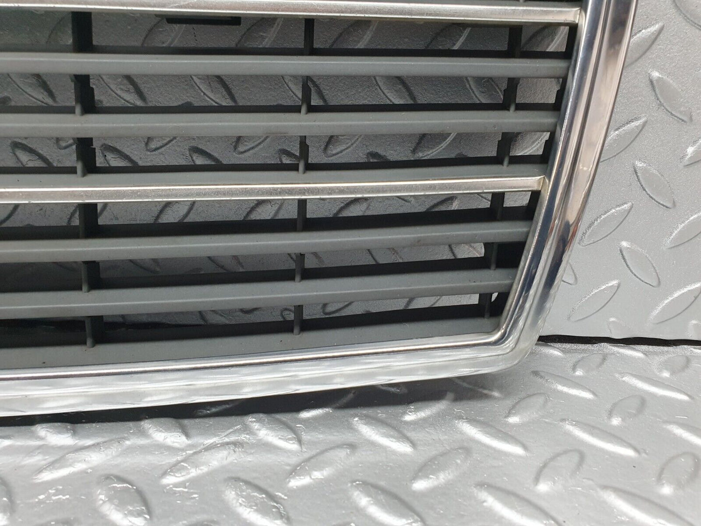 41801 Mercedes-Benz W202 C200 Bonnet Grill Chrome 2028880323
