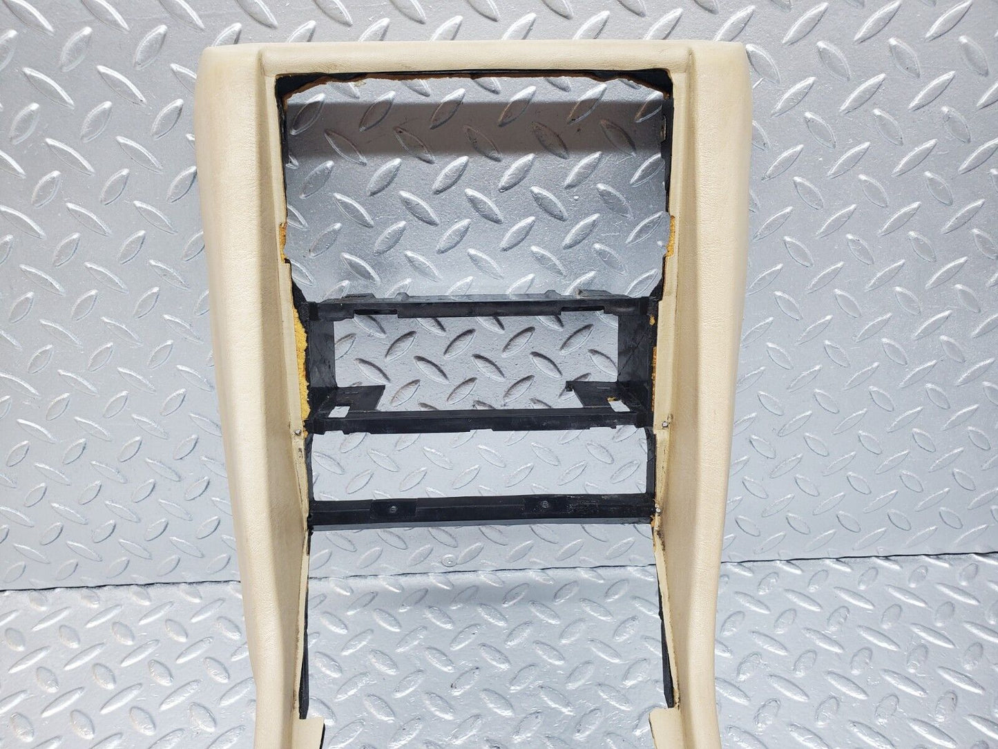 45767 Mercedes-Benz W126 420SE Centre Console Beige 1266830325