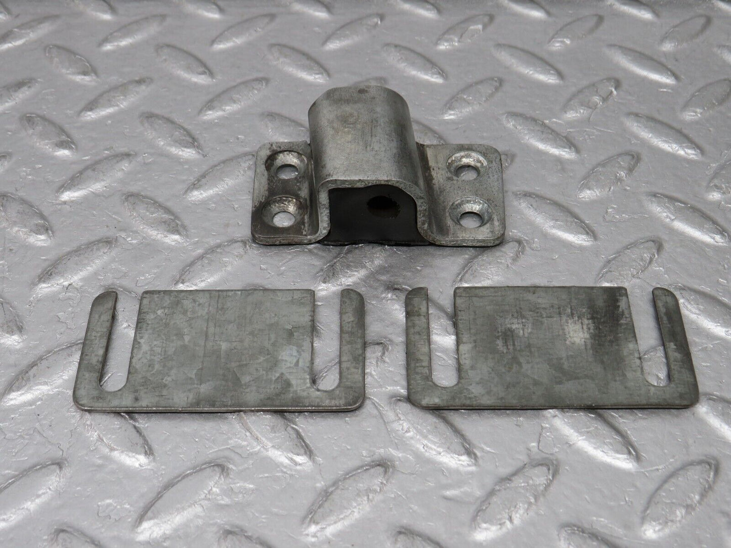37479 Mercedes-Benz W109 300SEL Door Lock Latch Right