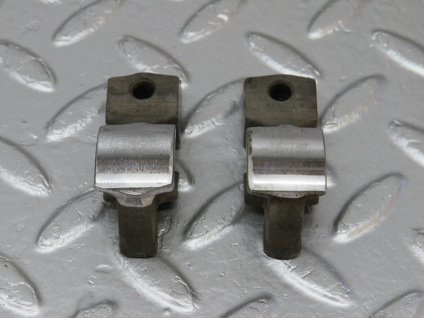40049 Mercedes-Benz R107 350SL Rocker Arm With Valve Tappet