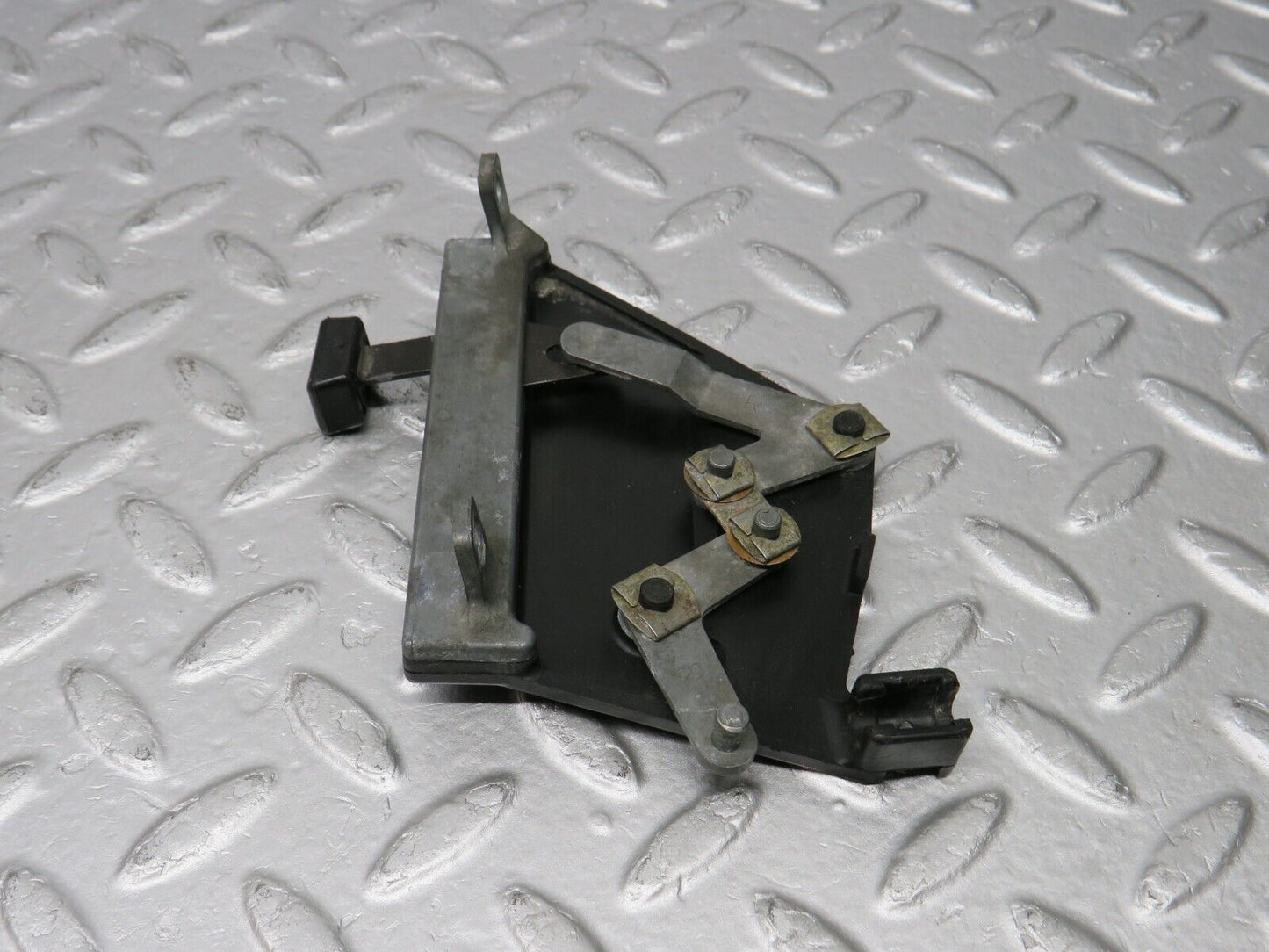 39201 Mercedes-Benz R107 500SL Air Vent Control Lever Right 1078300485