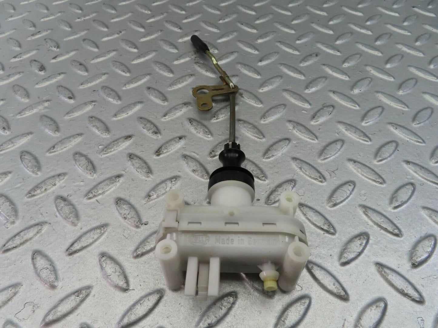 10361 Mercedes-Benz W201 190E Door Lock Vacuum Actuator Rear Right 2018050590