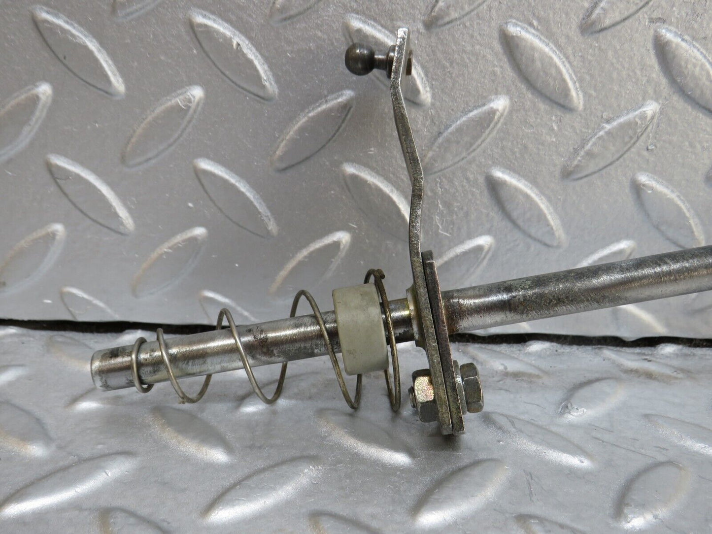 37165 Mercedes-Benz C126 420SEC Coupe Accelerator Linkage