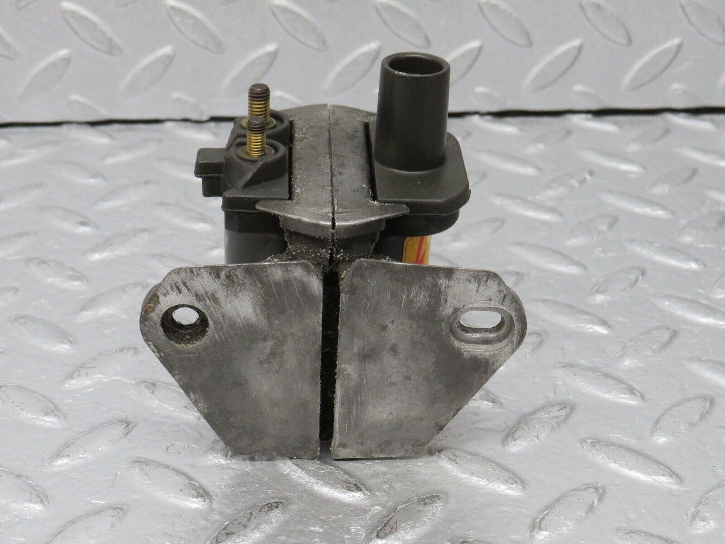 38852 Mercedes-Benz W201 190E 2.6L Ignition Coil 0001585403 2051.0170.002