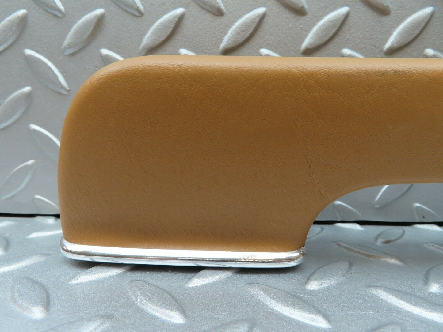 3710 Mercedes-Benz S123 200T Wagon Door Handle Rear Right Palomino 1239702001