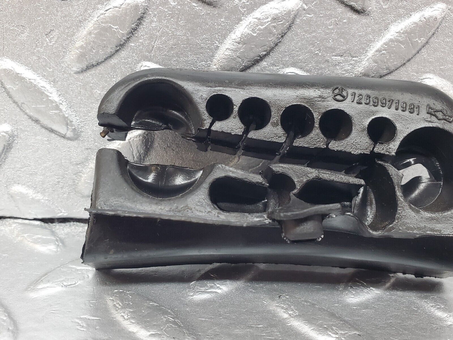 45725 Mercedes-Benz W126 420SE Firewall Grommet Right Side 1269971981