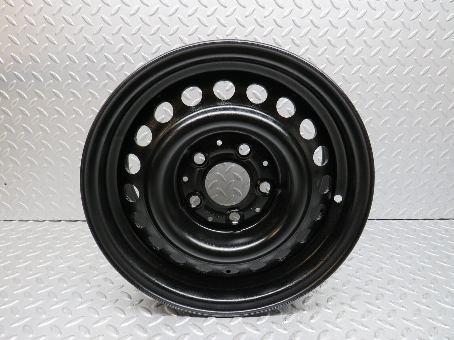 37728 Mercedes-Benz W109 300SEL Steel Wheel 6Jx14H2 ET30 1084000702