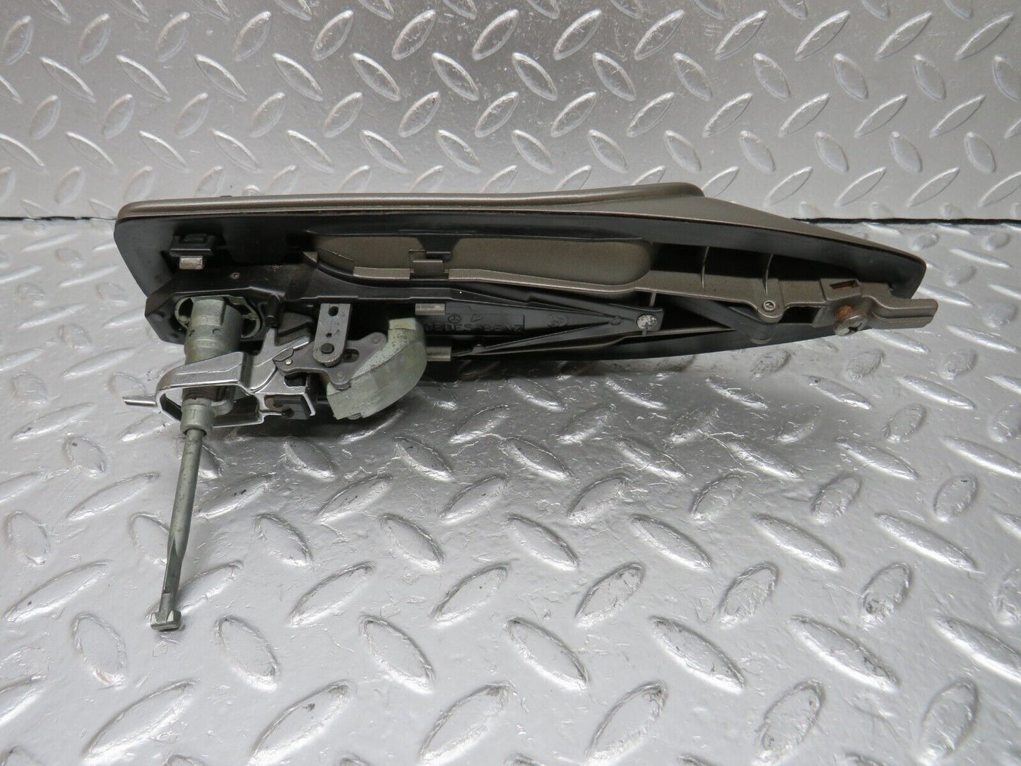34662 Mercedes-Benz C126 380SEC Coupe Left Exterior Door Handle With Key
