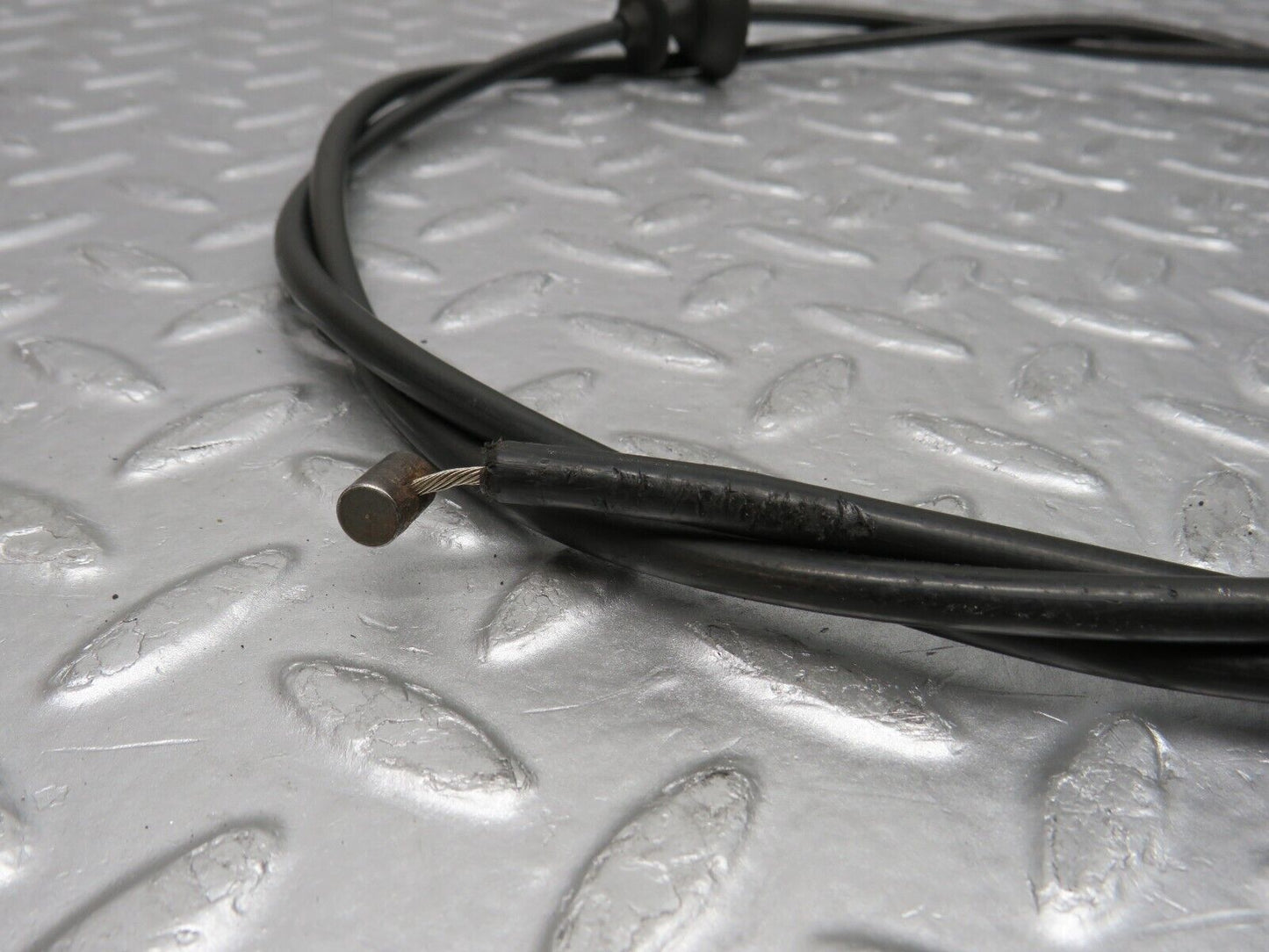 38029 Mercedes-Benz A124 320E Cabriolet Bonnet Release Cable