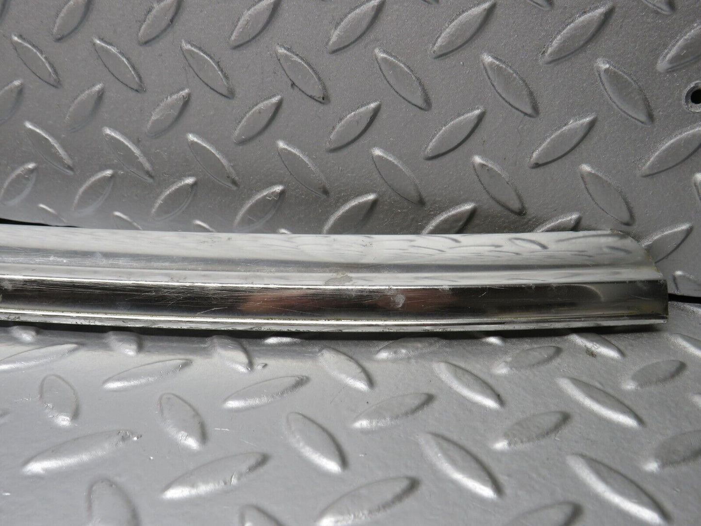 39859 Mercedes-Benz R107 350SL Hardtop Under Windshield Chrome Trim