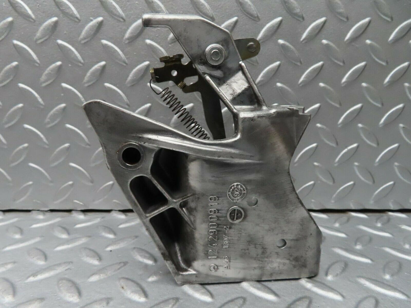 16363 Mercedes-Benz W124 260E Brake Pedal Bracket 1242900919