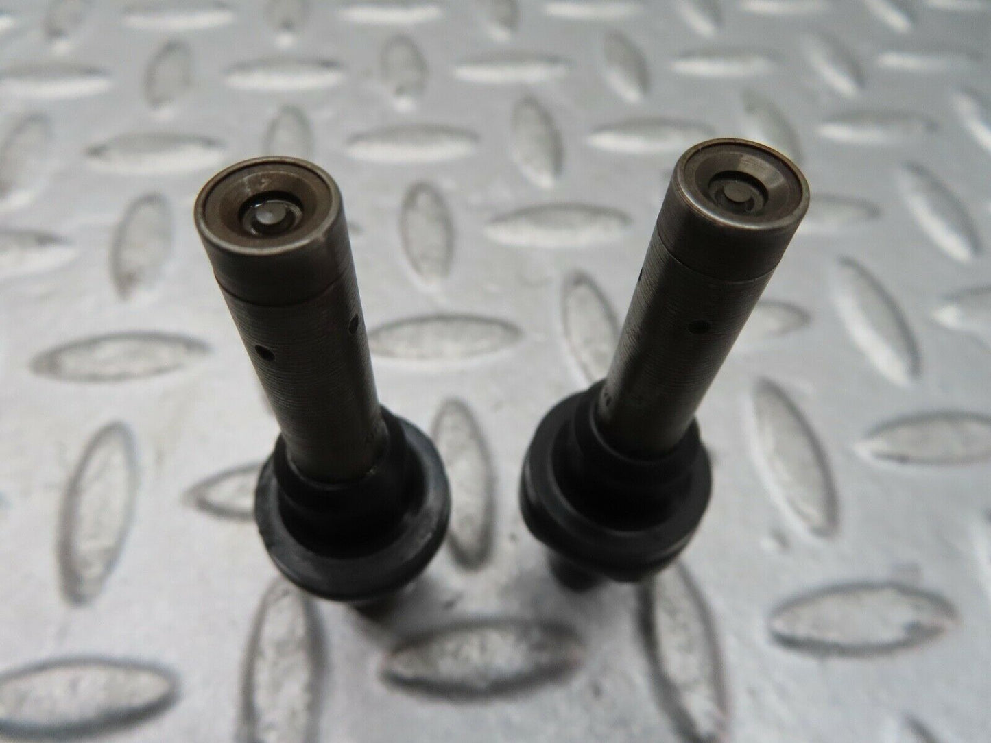 16949 Mercedes-Benz C123 280CE Coupe 2x Fuel Injectors Bosch 0437502010
