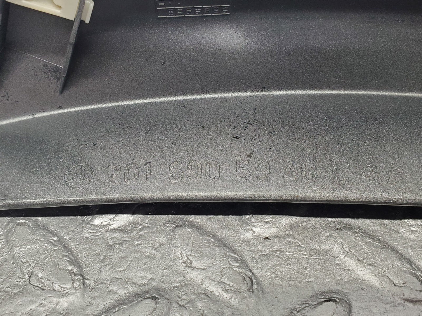 W201 Baby Benz front left fender wing moulding used OEM