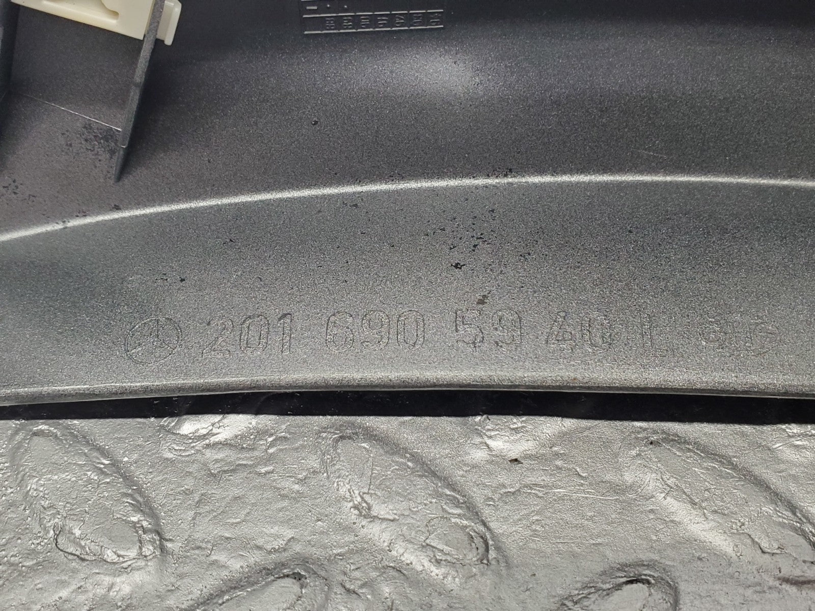 W201 Baby Benz front left fender wing moulding used OEM