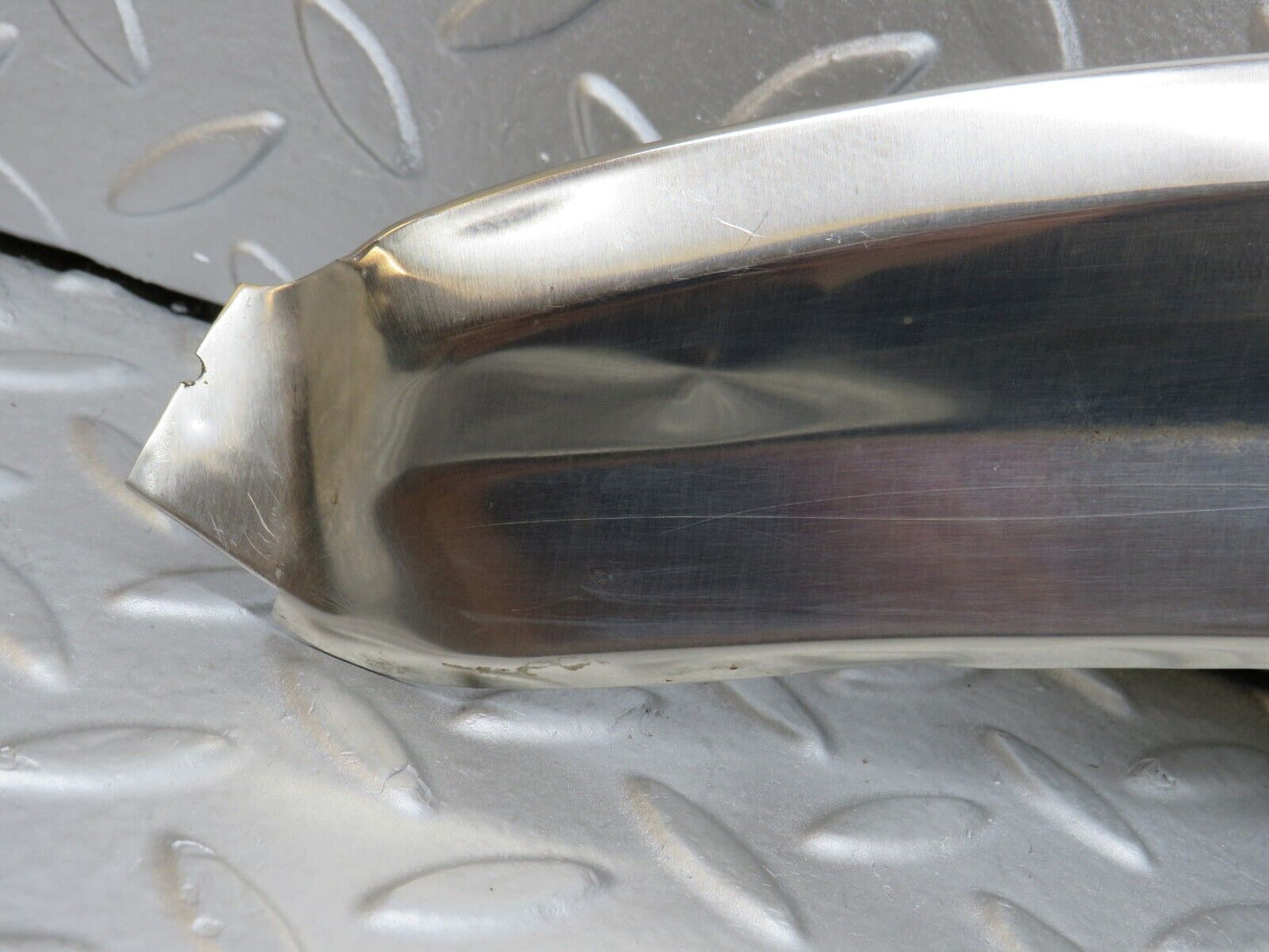 35625 Mercedes-Benz R107 280SL Windscreen Top Chrome Trim