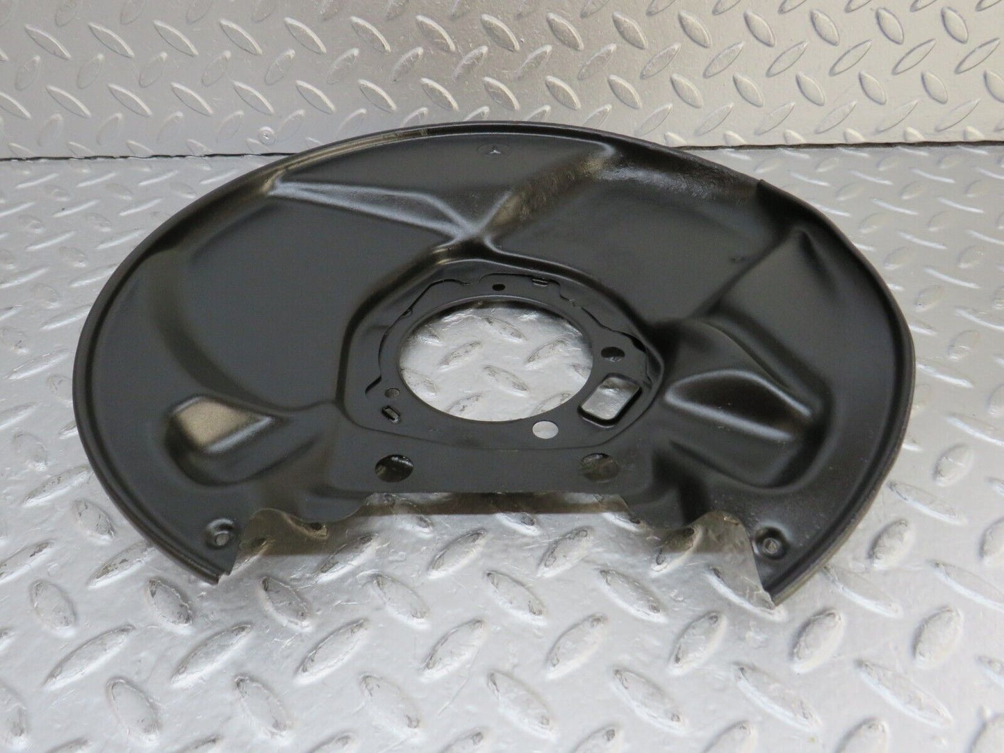 36785 Mercedes-Benz W201 190E Rear Brake Disc Protection Plate