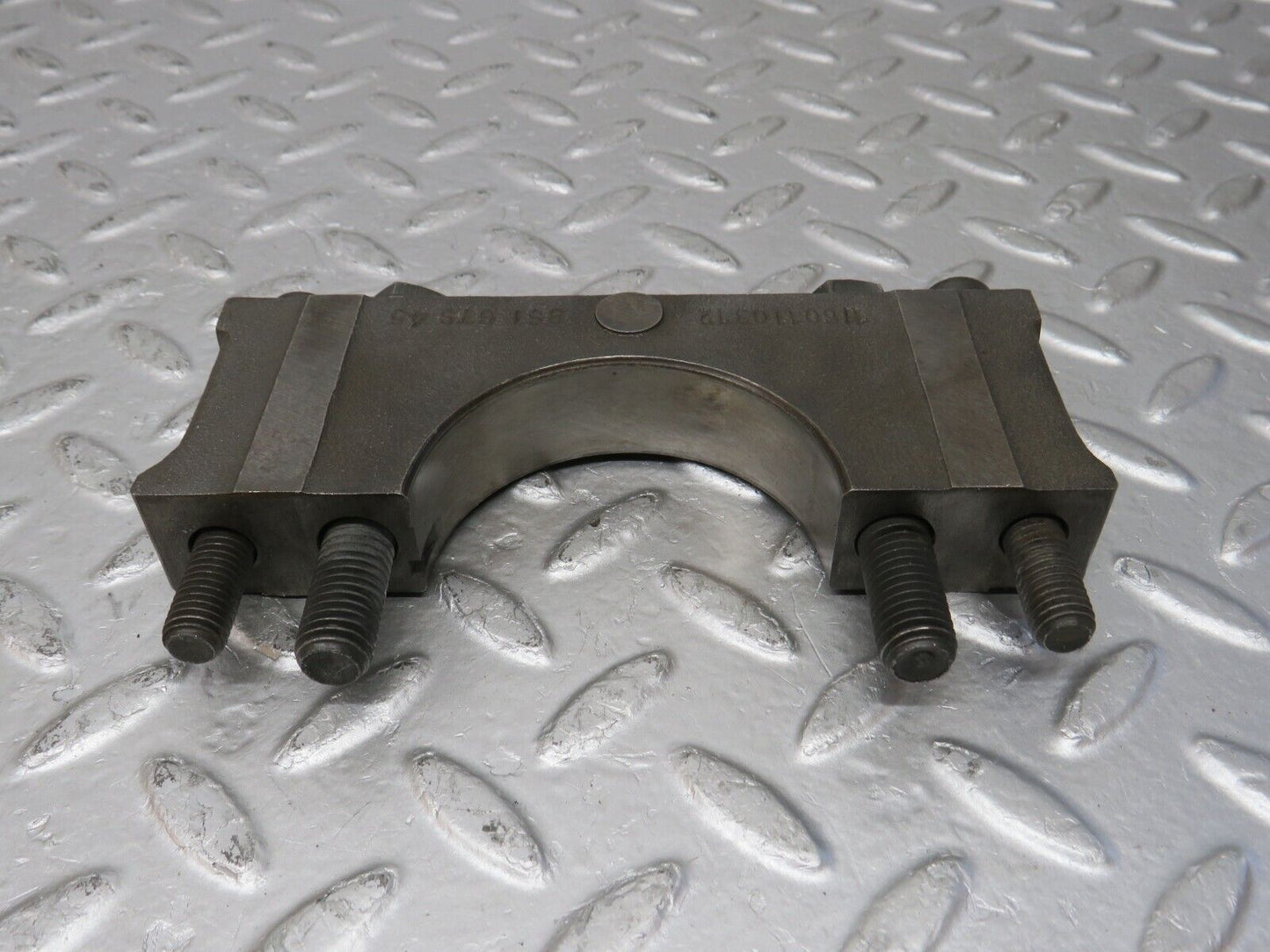 32868 Mercedes-Benz C107 R107 350 V8 Crankshaft Bearing Block 1160110312